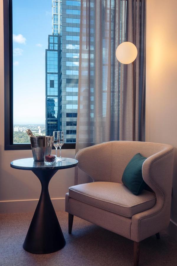 Next Hotel Melbourne, Curio Collection By Hilton Exterior photo A room at the hotel